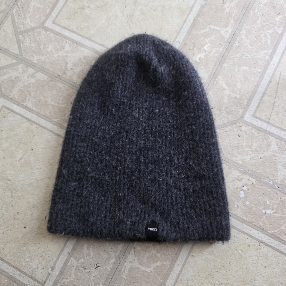 vuori Unisex Douglas Black Cashmere beanie